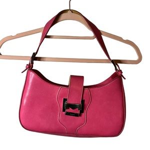 Mondani hot pink shoulder strap shoulder bag. Barbie Barbiecore
